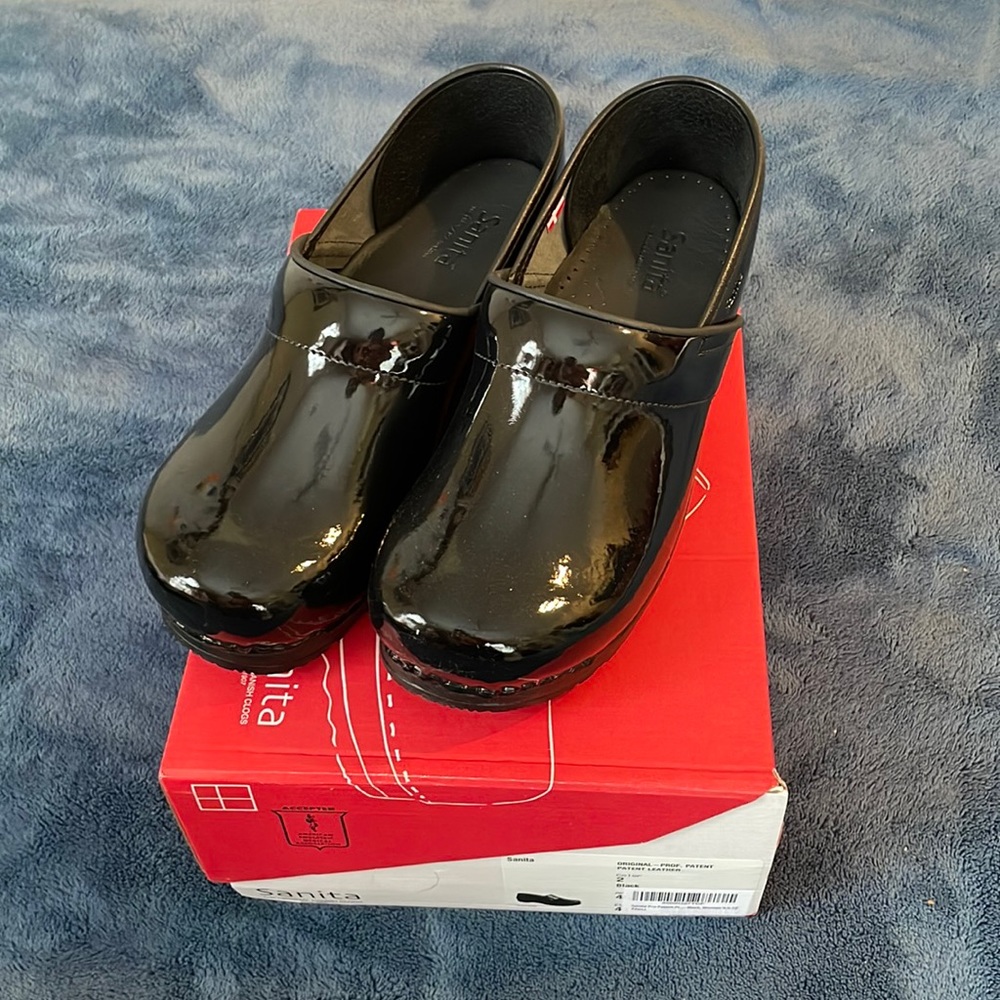 Brand new Sanita clogs!!!